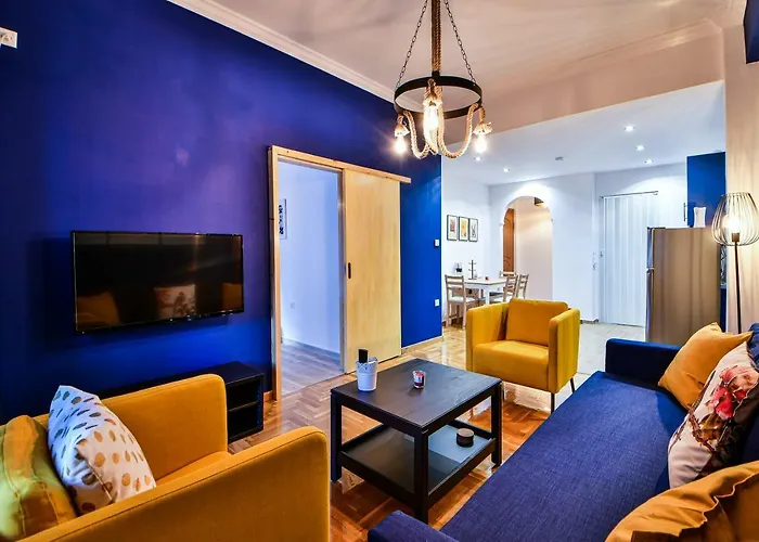 Cozy Blue Apartment By Zain