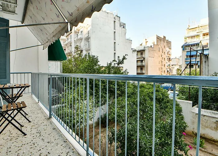 Cozy Blue Apartment By Zain